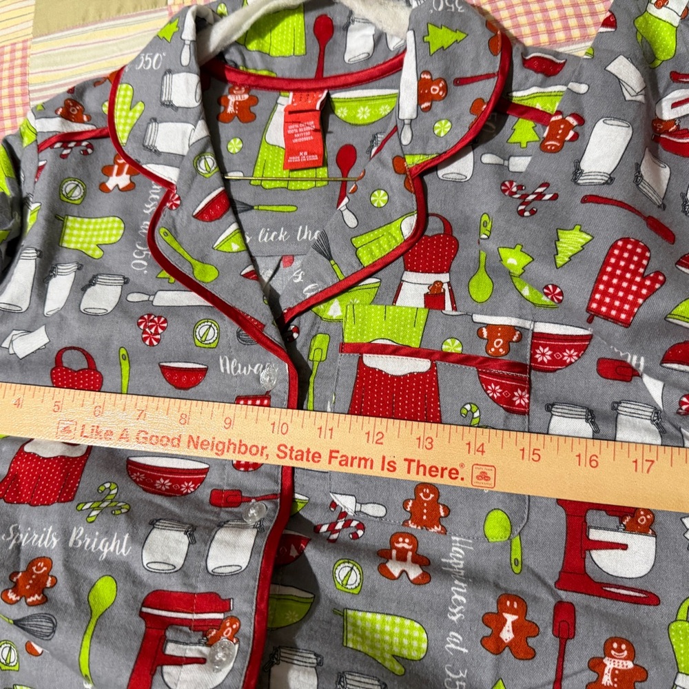 Gray-Red-Green‎ Ladies Christmas baking/cooking Sleep shirt 18.5” pit2pit NEW - Picture 5 of 8